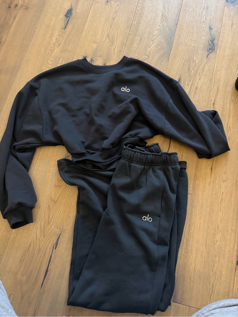 ALO Yoga Accolade Set in Anthracite